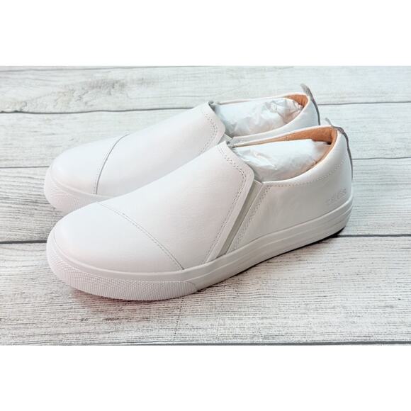 Taos Footwear Shoes - Taos Women’s Twin Gore Lux Shoes White Leather Slip On Sneakers Size 8.5